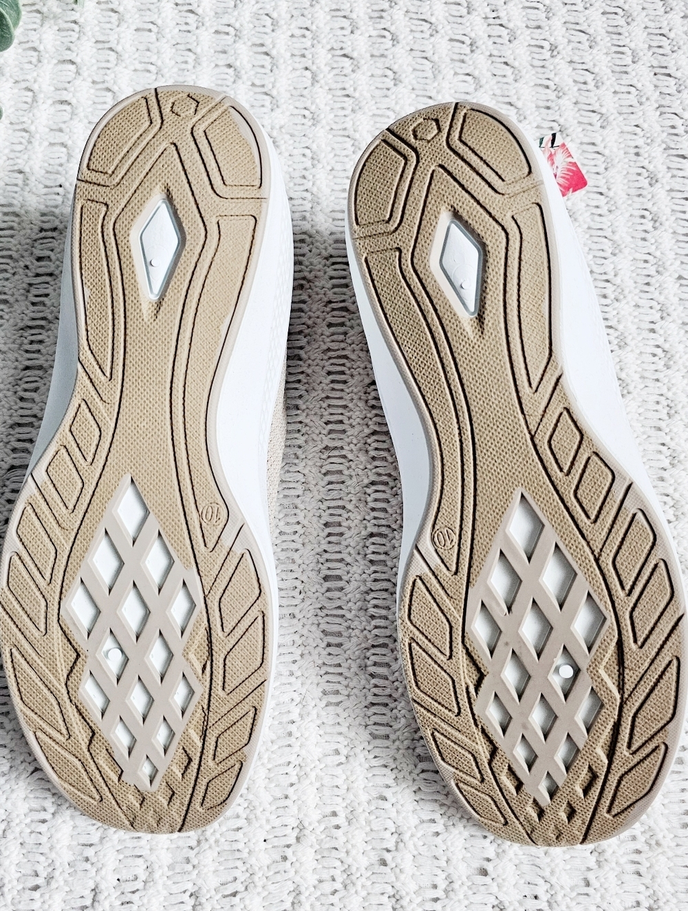 Tommy Bahama Memory Foam Knit Athletic Shoes Neutral Athleisure Stretch Women 10 - Picture 9 of 14